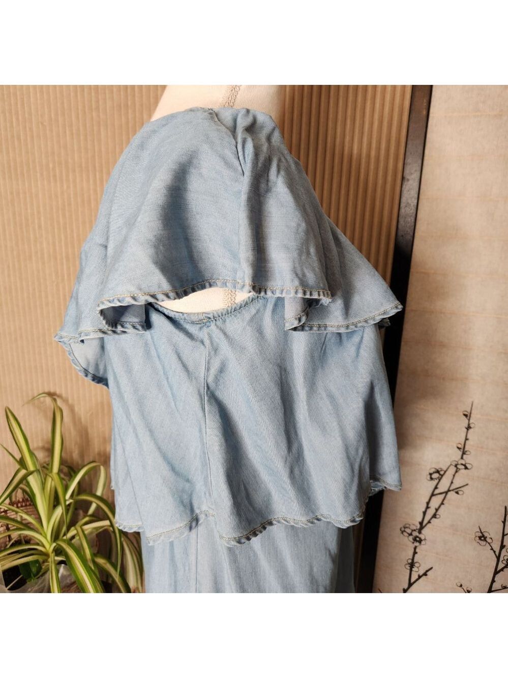 Women's Chelsea28 Blue Off Shoulder Ruffle Dress Size XS denim chambray layered - Picture 7 of 15